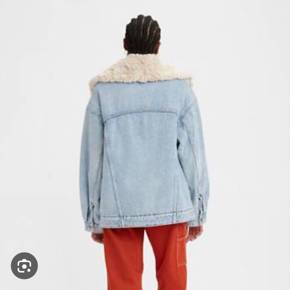 Levi’s Sherpa Trucker Jacket - Picture 2 of 4
